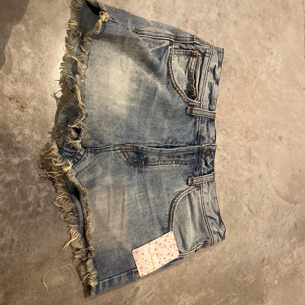 CUTE FREE PEOPLE SHORTS!